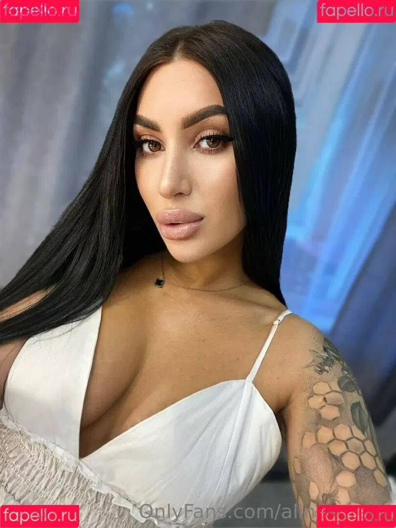 alina_greys Onlyfans Photo Gallery 