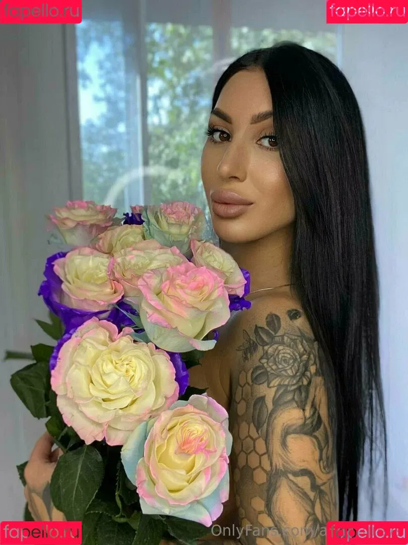 alina_greys Onlyfans Photo Gallery 