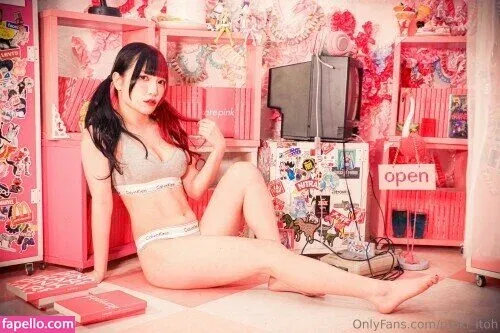 Maki Itoh Onlyfans Photo Gallery 