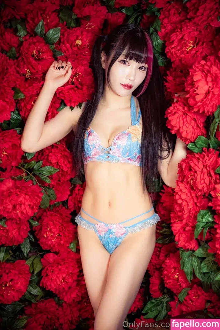 Maki Itoh Onlyfans Photo Gallery 