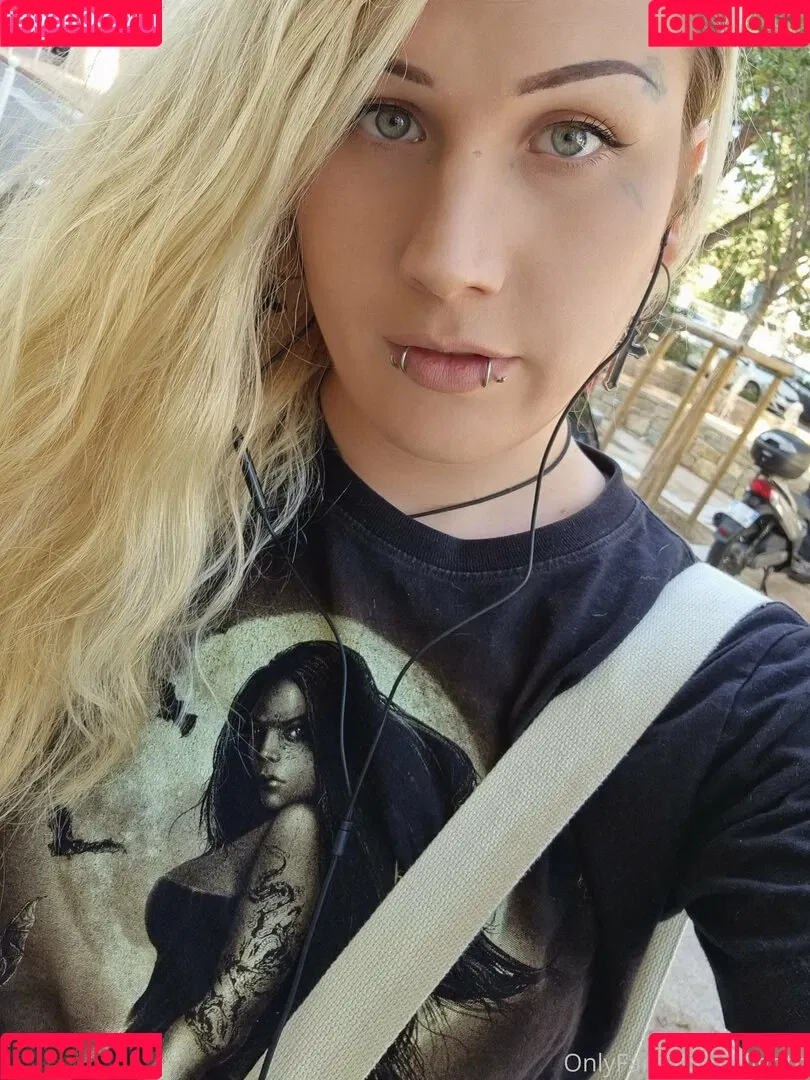 liligoth Onlyfans Photo Gallery 