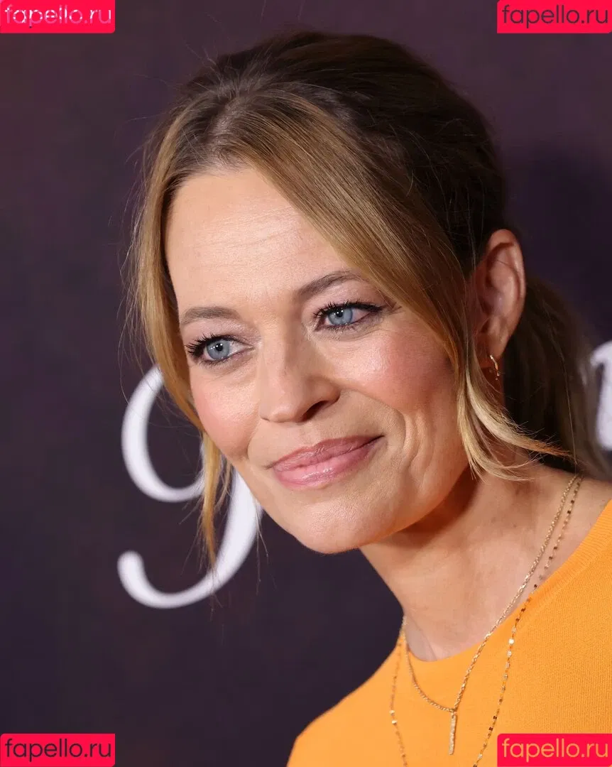 Jeri Ryan Onlyfans Photo Gallery 