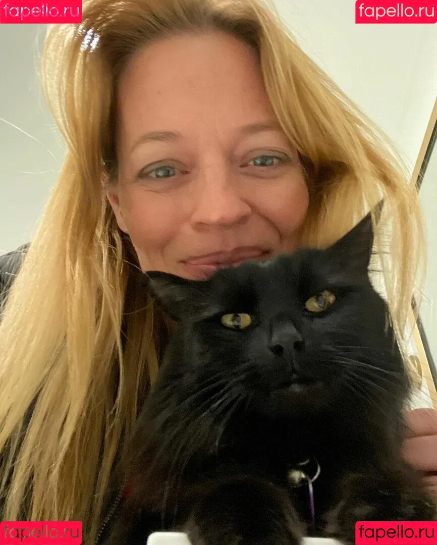 Jeri Ryan Onlyfans Photo Gallery 