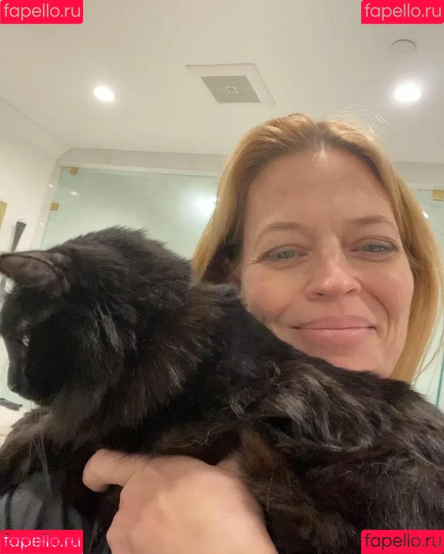 Jeri Ryan Onlyfans Photo Gallery 