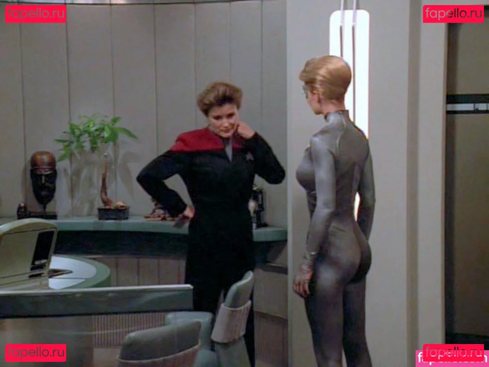 Jeri Ryan Onlyfans Photo Gallery 