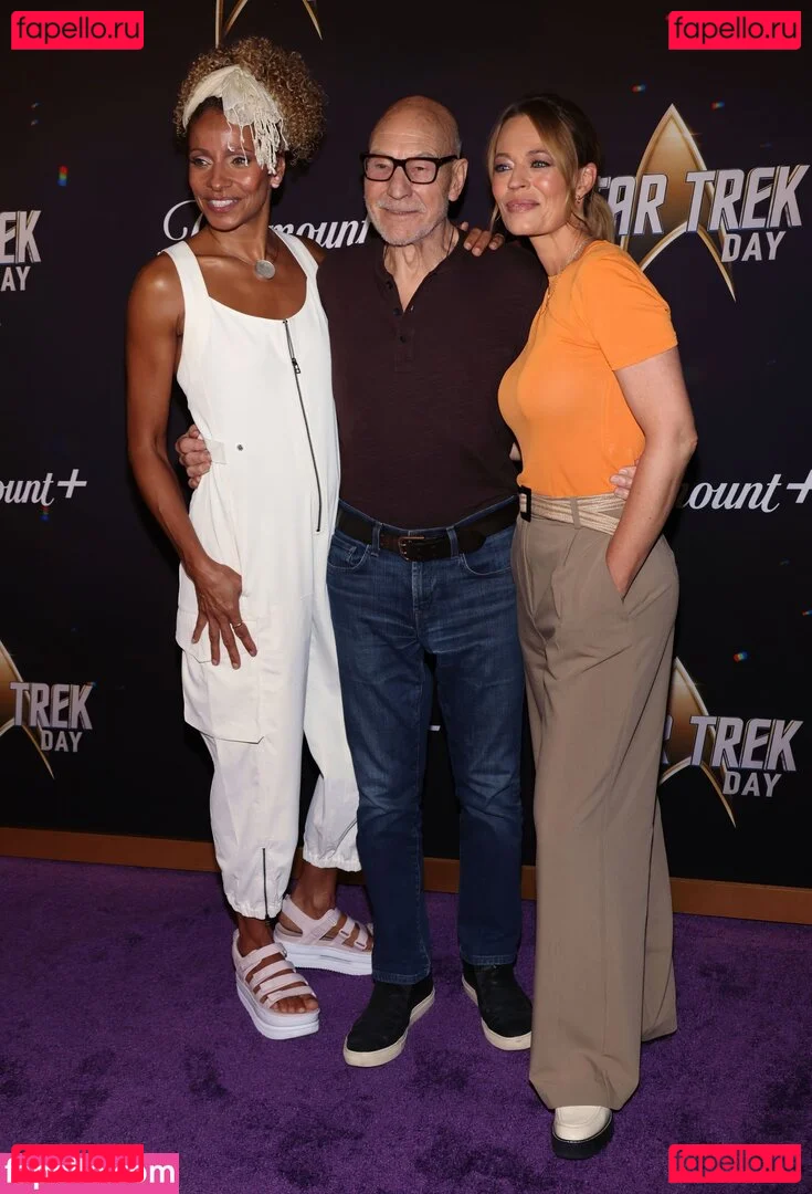 Jeri Ryan Onlyfans Photo Gallery 