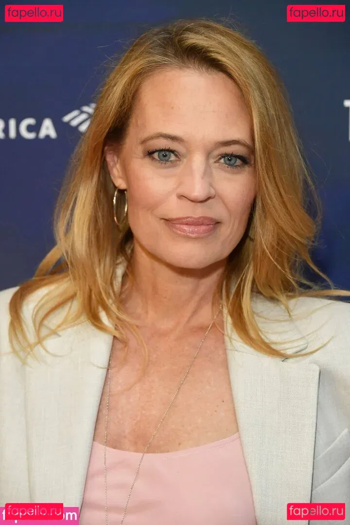 Jeri Ryan Onlyfans Photo Gallery 