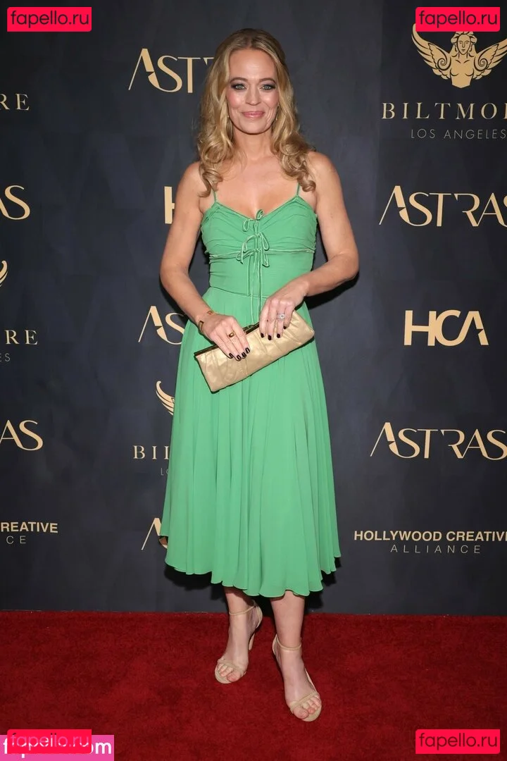 Jeri Ryan Onlyfans Photo Gallery 