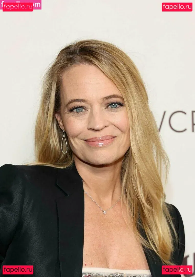 Jeri Ryan Onlyfans Photo Gallery 