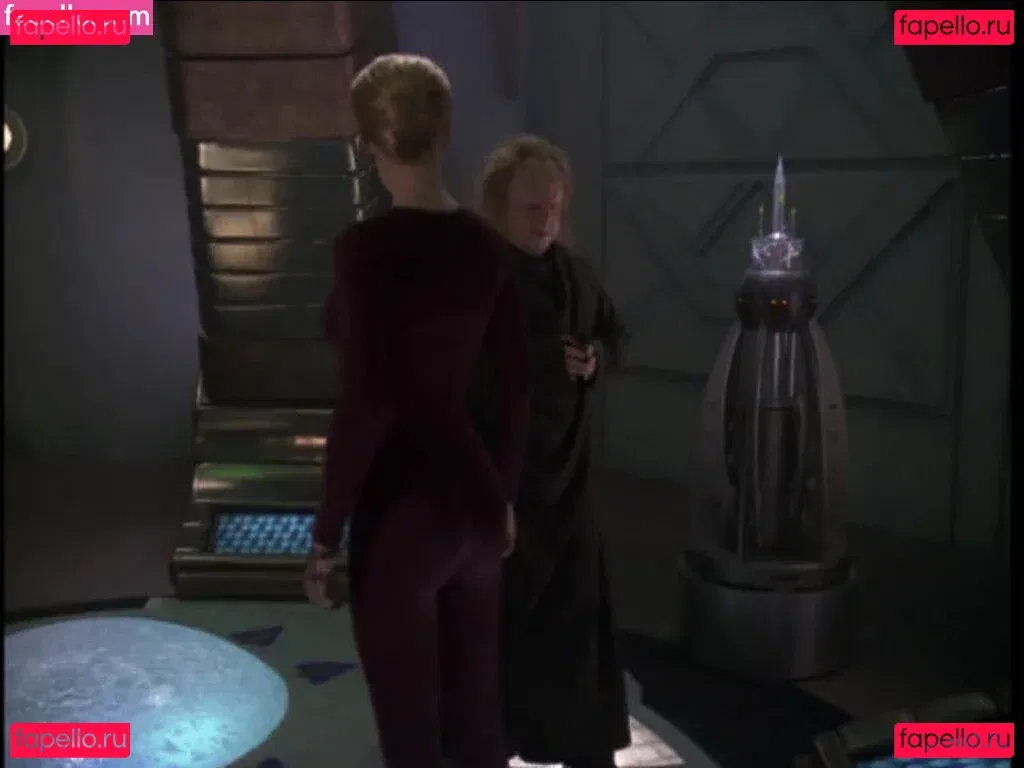 Jeri Ryan Onlyfans Photo Gallery 