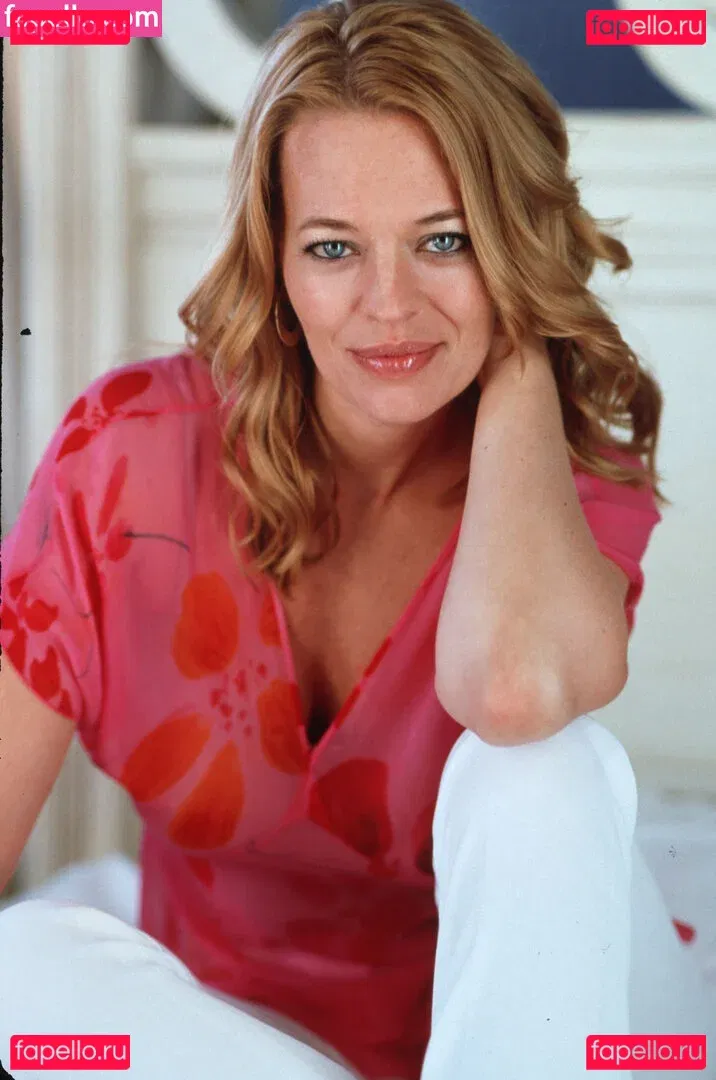 Jeri Ryan Onlyfans Photo Gallery 
