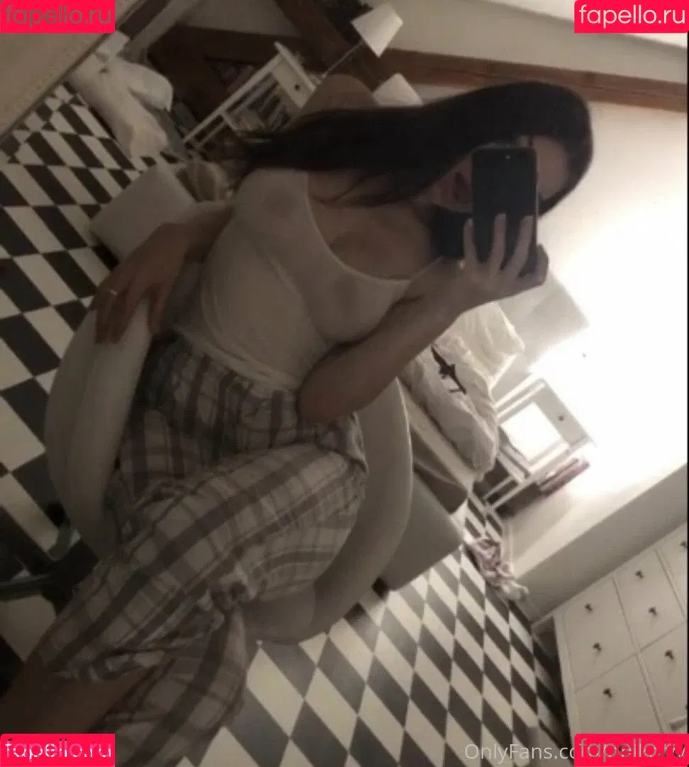 nnikolvv Onlyfans Photo Gallery 