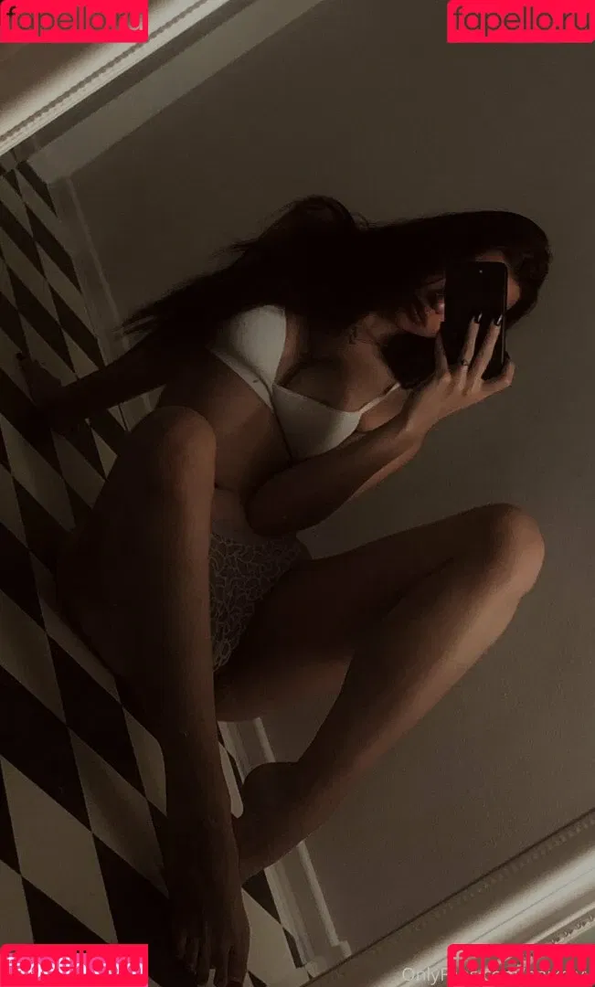 nnikolvv Onlyfans Photo Gallery 