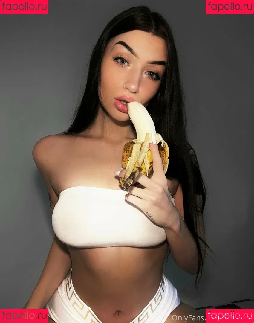 nnikolvv Onlyfans Photo Gallery 