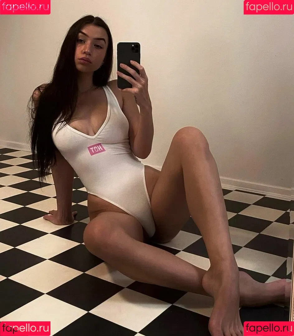 nnikolvv Onlyfans Photo Gallery 