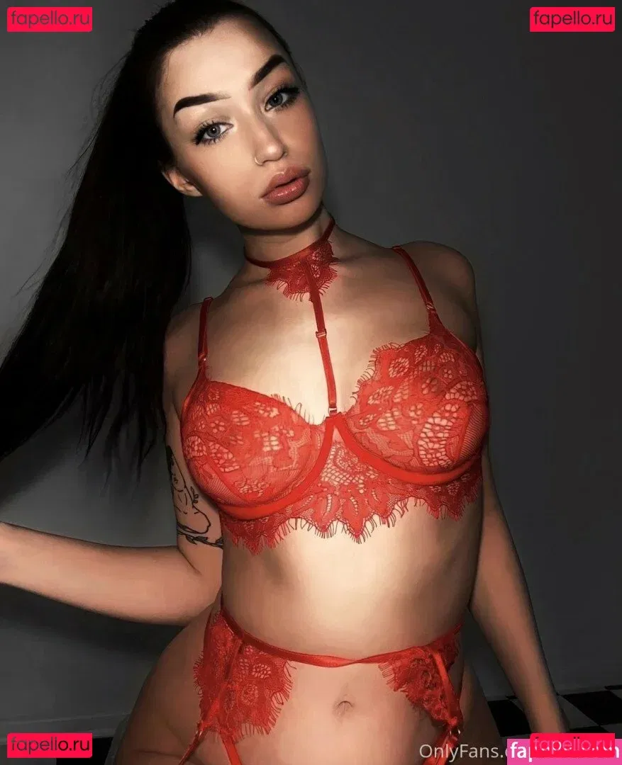 nnikolvv Onlyfans Photo Gallery 