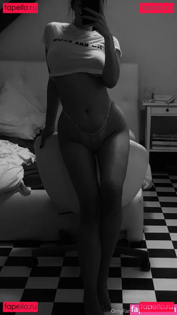 nnikolvv Onlyfans Photo Gallery 