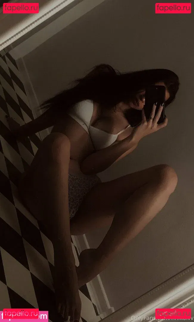 nnikolvv Onlyfans Photo Gallery 