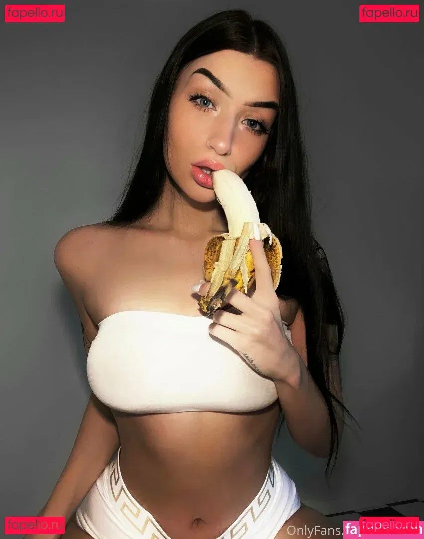 nnikolvv Onlyfans Photo Gallery 