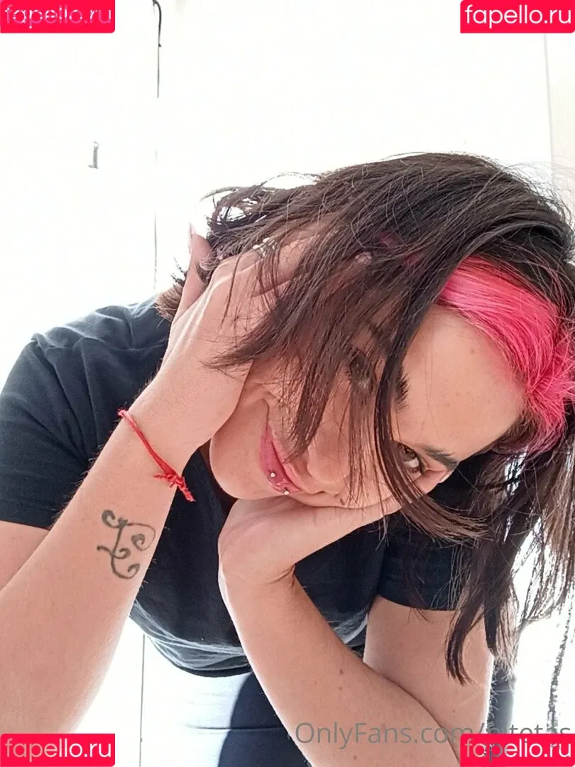 hitetas Onlyfans Photo Gallery 