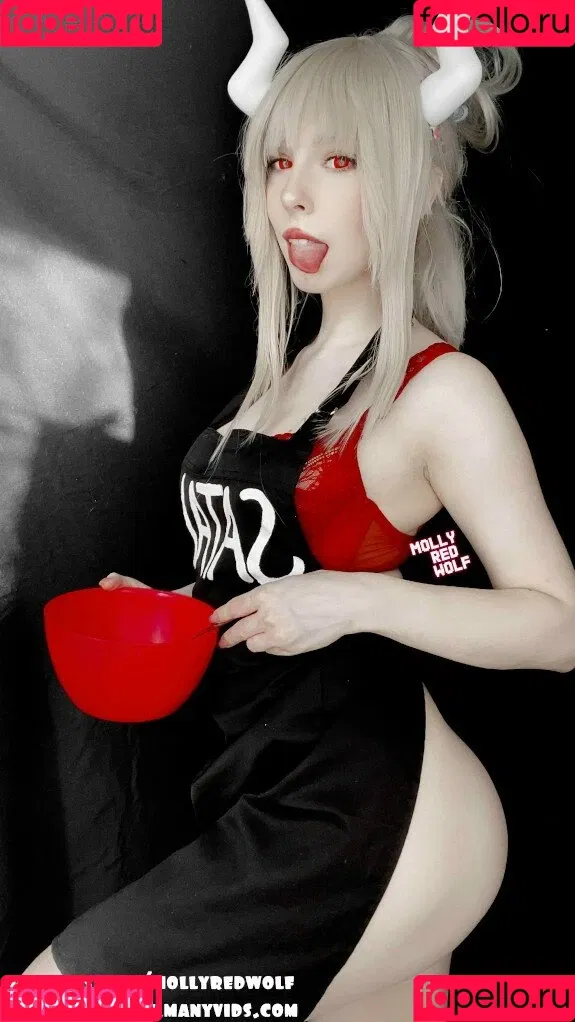 MollyRedWolf Onlyfans Photo Gallery 