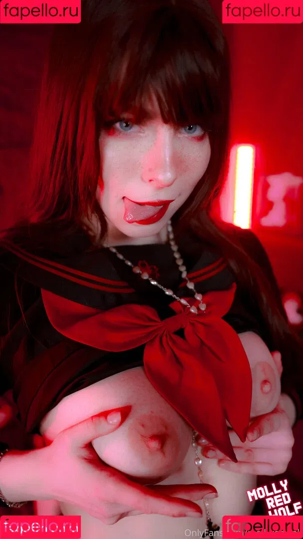 MollyRedWolf Onlyfans Photo Gallery 