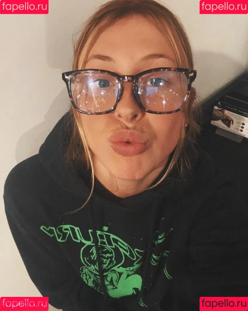 lolcaughtureye Onlyfans Photo Gallery 