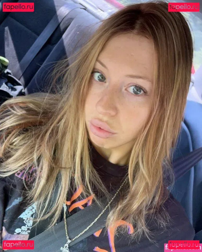 lolcaughtureye Onlyfans Photo Gallery 