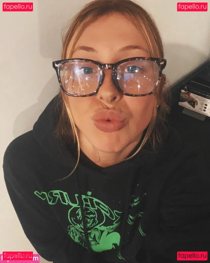 lolcaughtureye Onlyfans Photo Gallery 