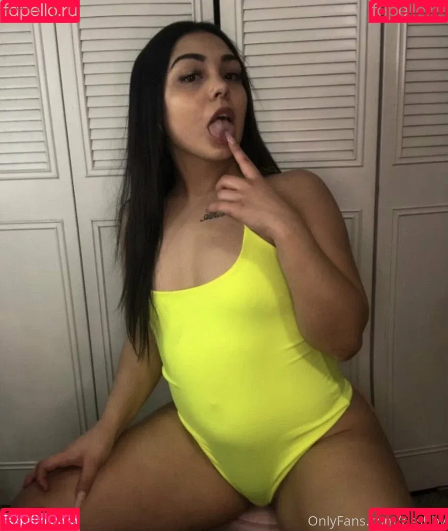 rissbby Onlyfans Photo Gallery 