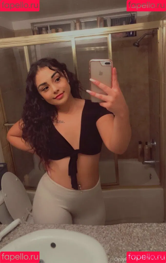 rissbby Onlyfans Photo Gallery 