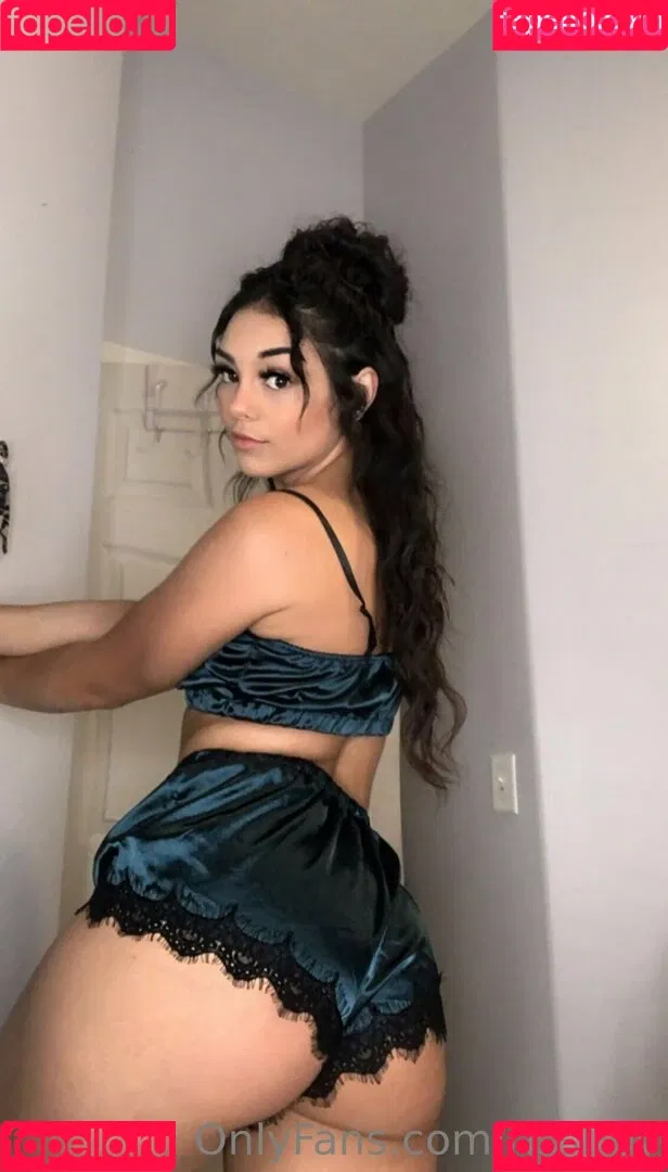 rissbby Onlyfans Photo Gallery 