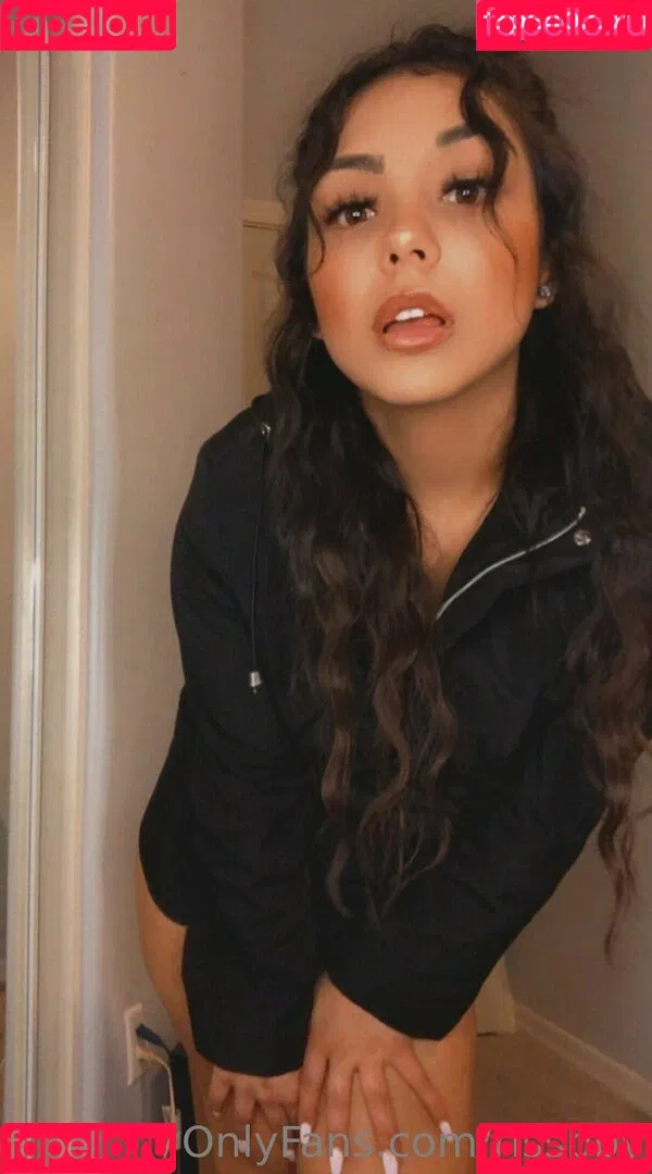 rissbby Onlyfans Photo Gallery 