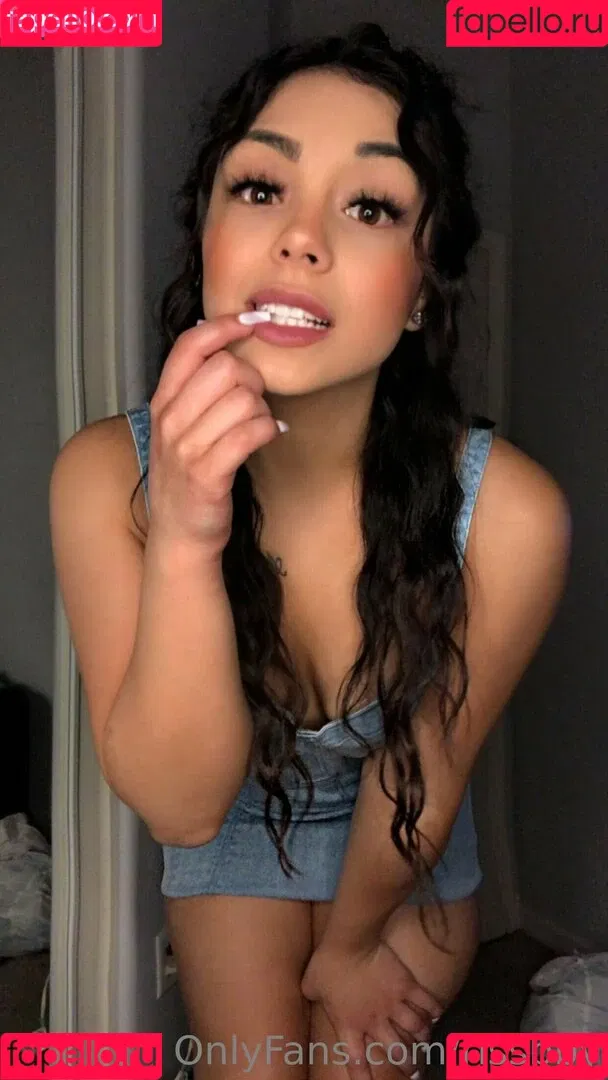 rissbby Onlyfans Photo Gallery 