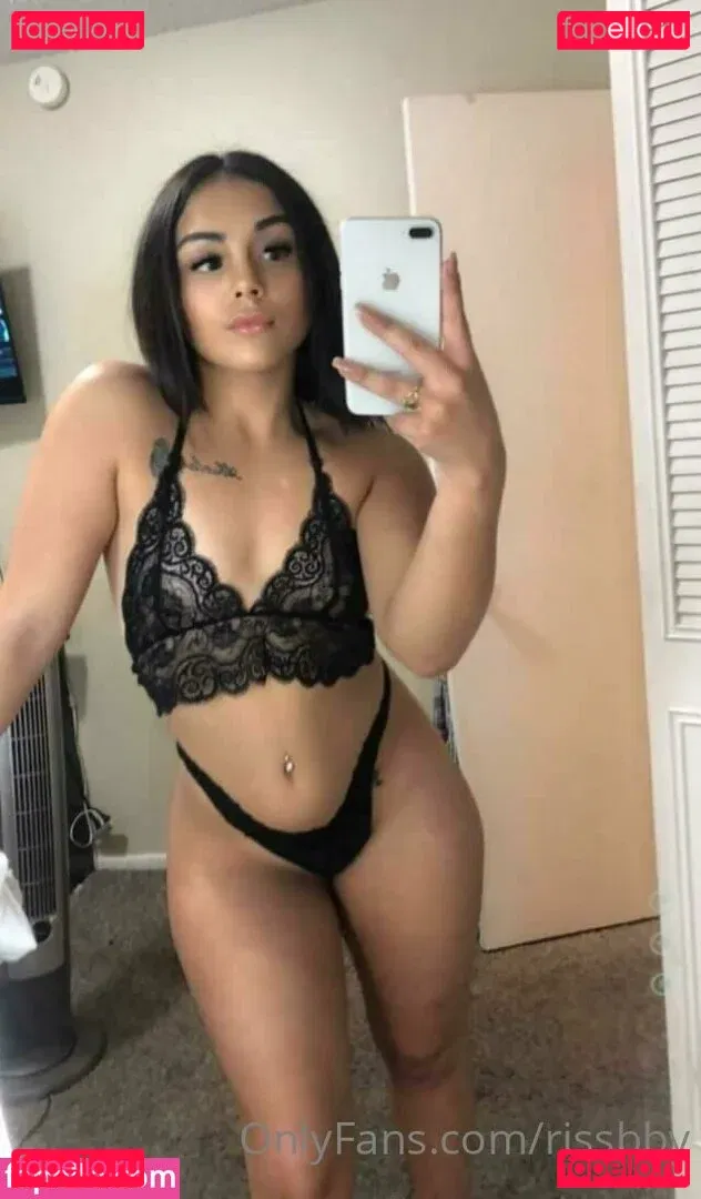 rissbby Onlyfans Photo Gallery 