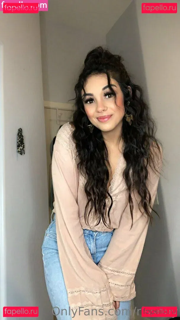 rissbby Onlyfans Photo Gallery 