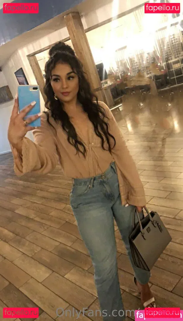 rissbby Onlyfans Photo Gallery 