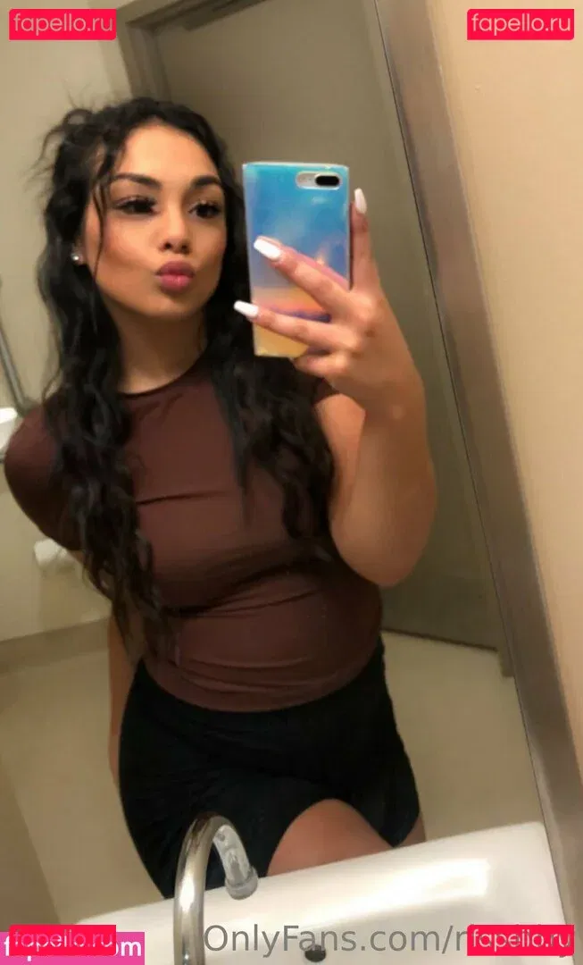 rissbby Onlyfans Photo Gallery 