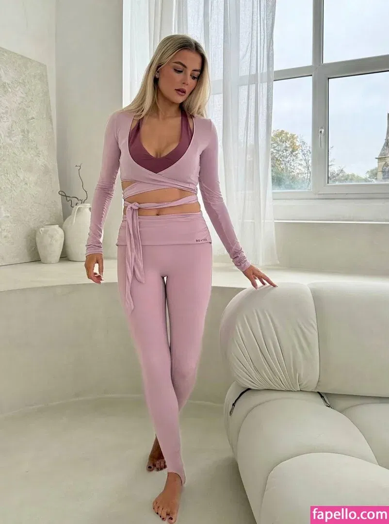 lizakovalenkoo Onlyfans Photo Gallery 