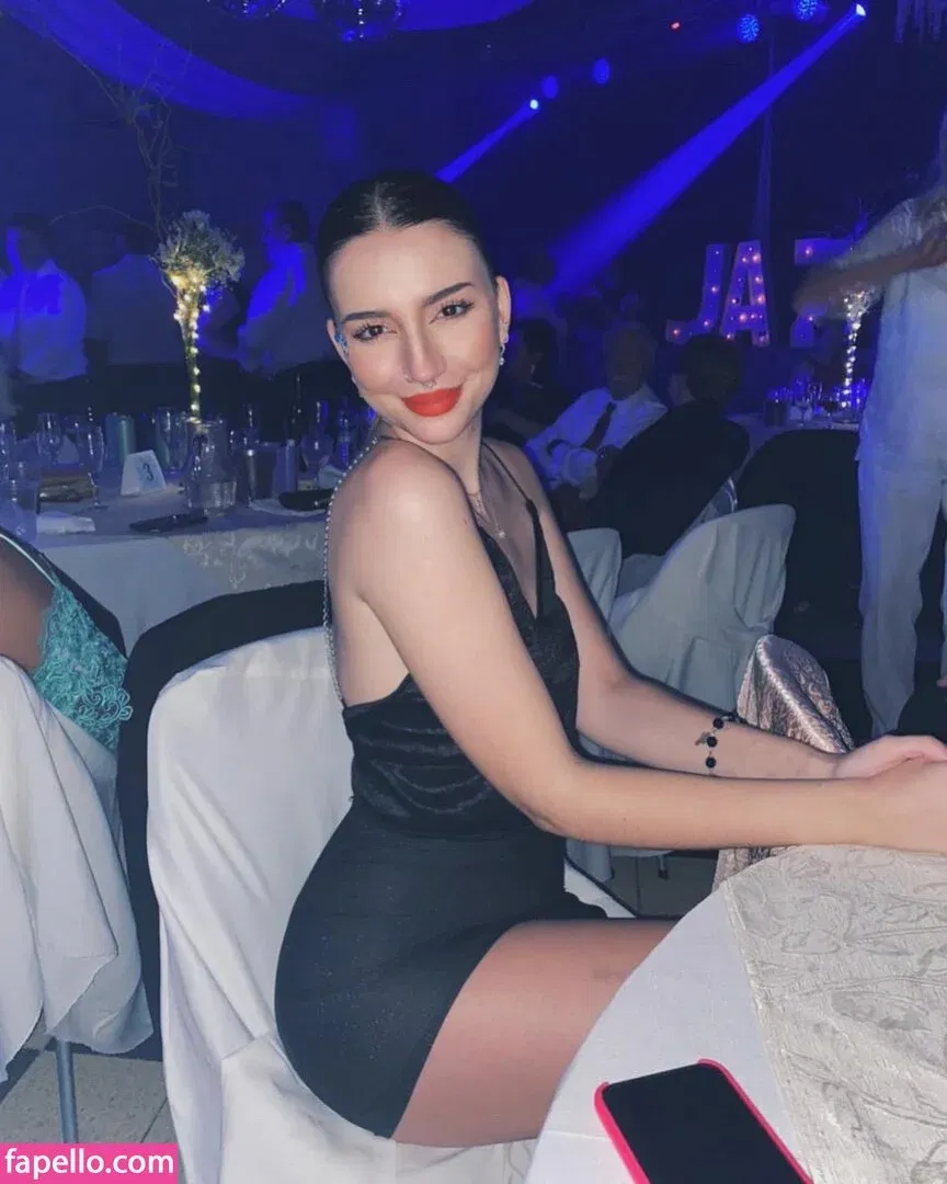 lolalala23 Onlyfans Photo Gallery 