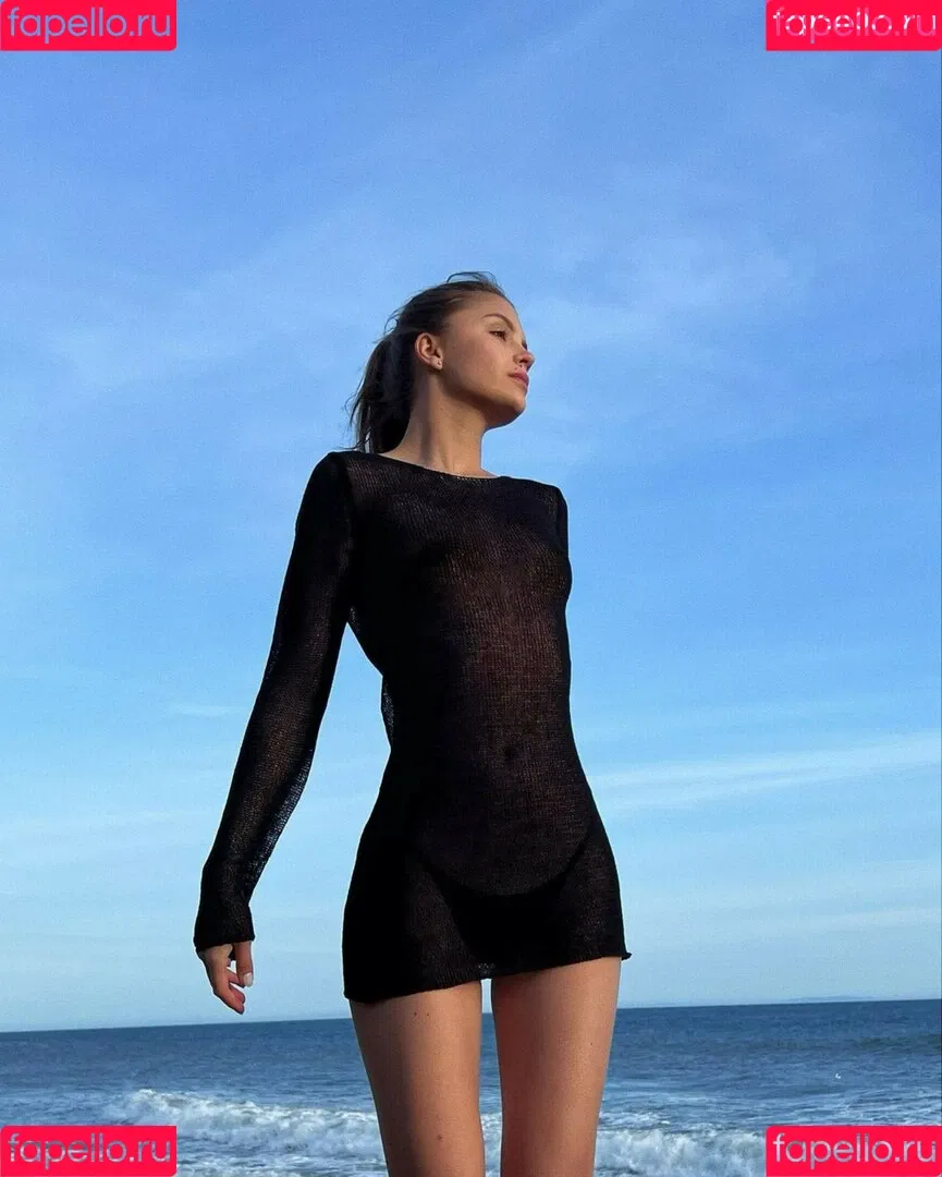 Dasha Komarova Onlyfans Photo Gallery 