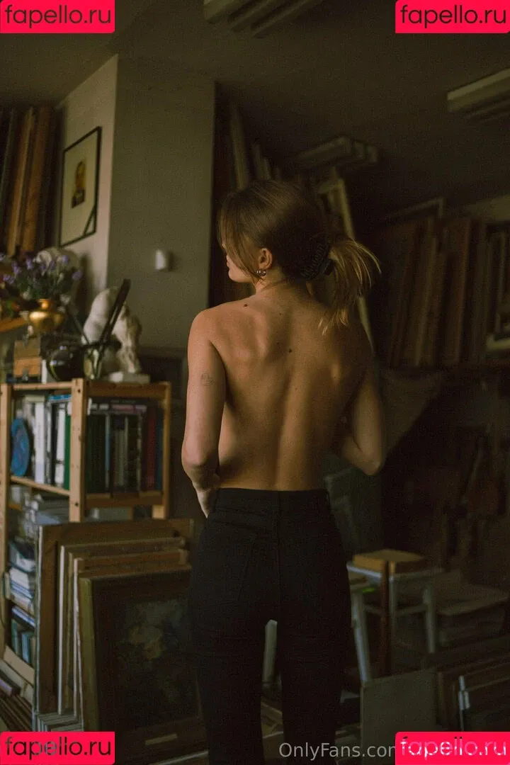 Dasha Komarova Onlyfans Photo Gallery 