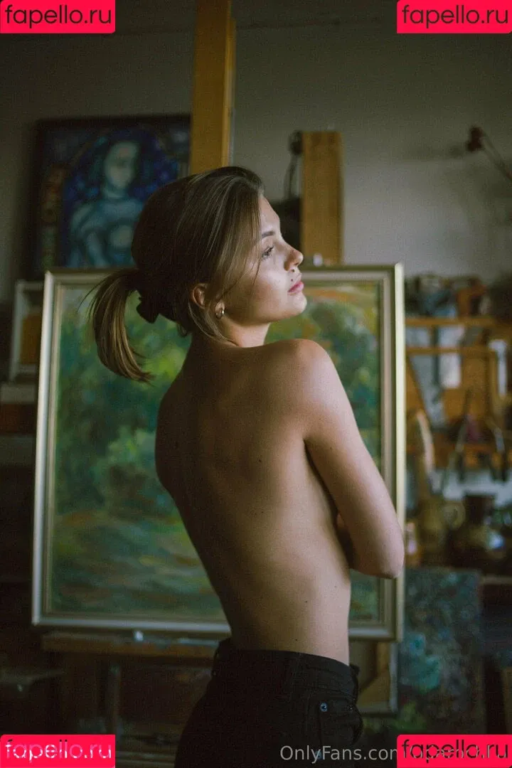 Dasha Komarova Onlyfans Photo Gallery 
