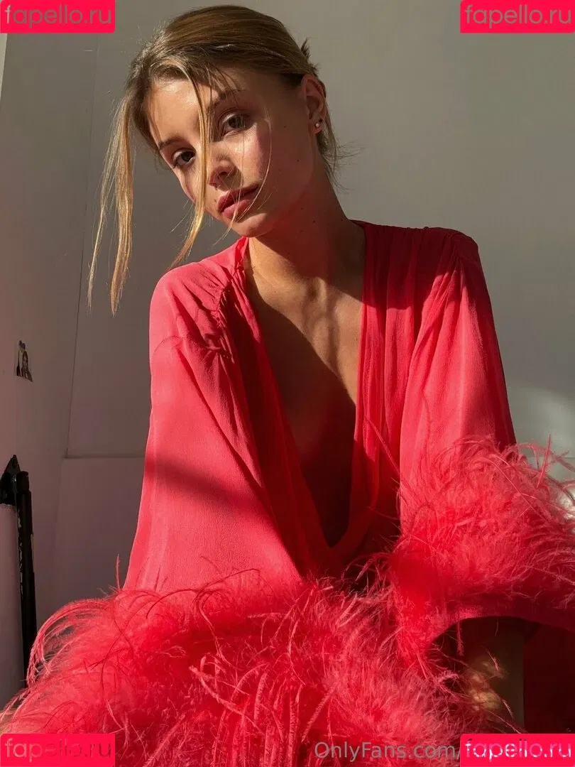Dasha Komarova Onlyfans Photo Gallery 