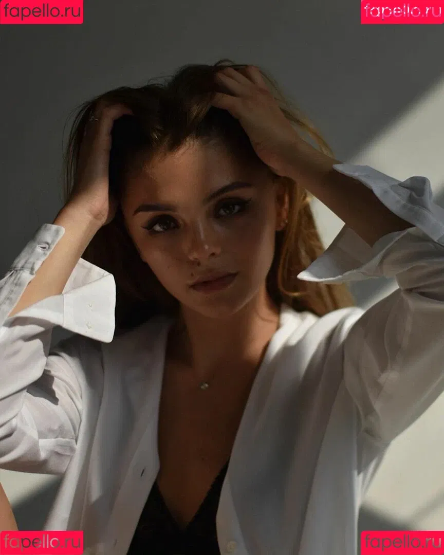 Dasha Komarova Onlyfans Photo Gallery 