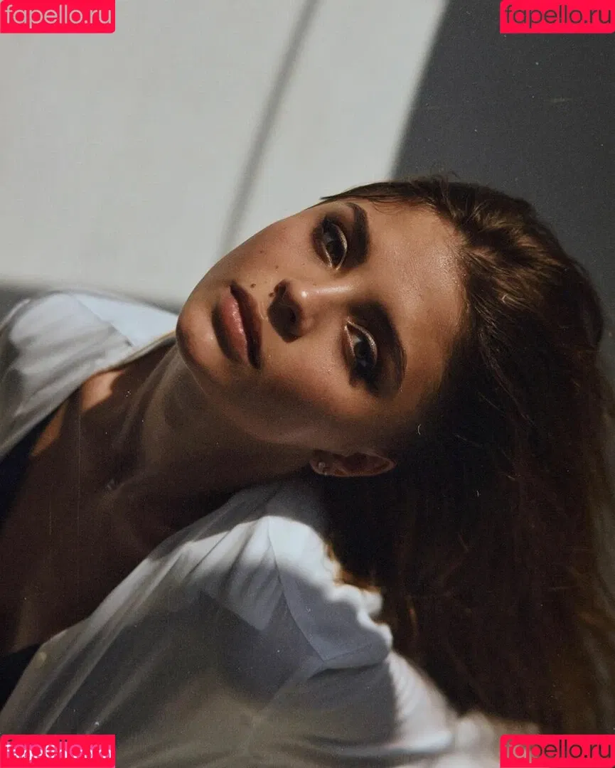 Dasha Komarova Onlyfans Photo Gallery 
