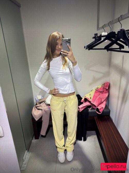 Dasha Komarova Onlyfans Photo Gallery 