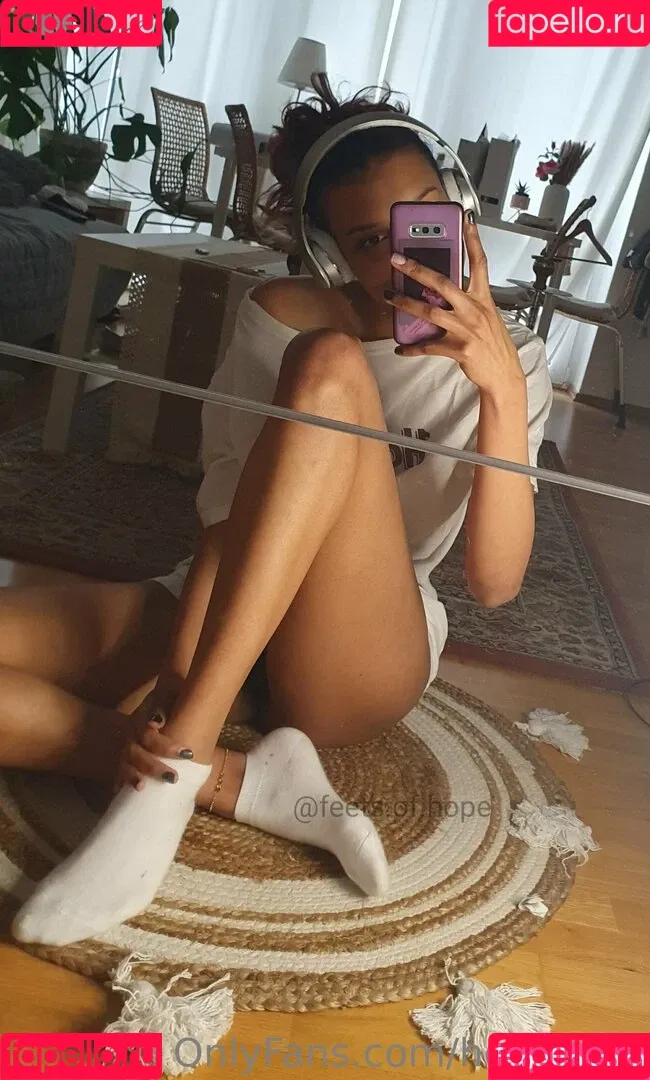 hope.feet Onlyfans Photo Gallery 