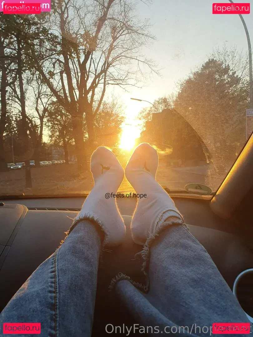hope.feet Onlyfans Photo Gallery 