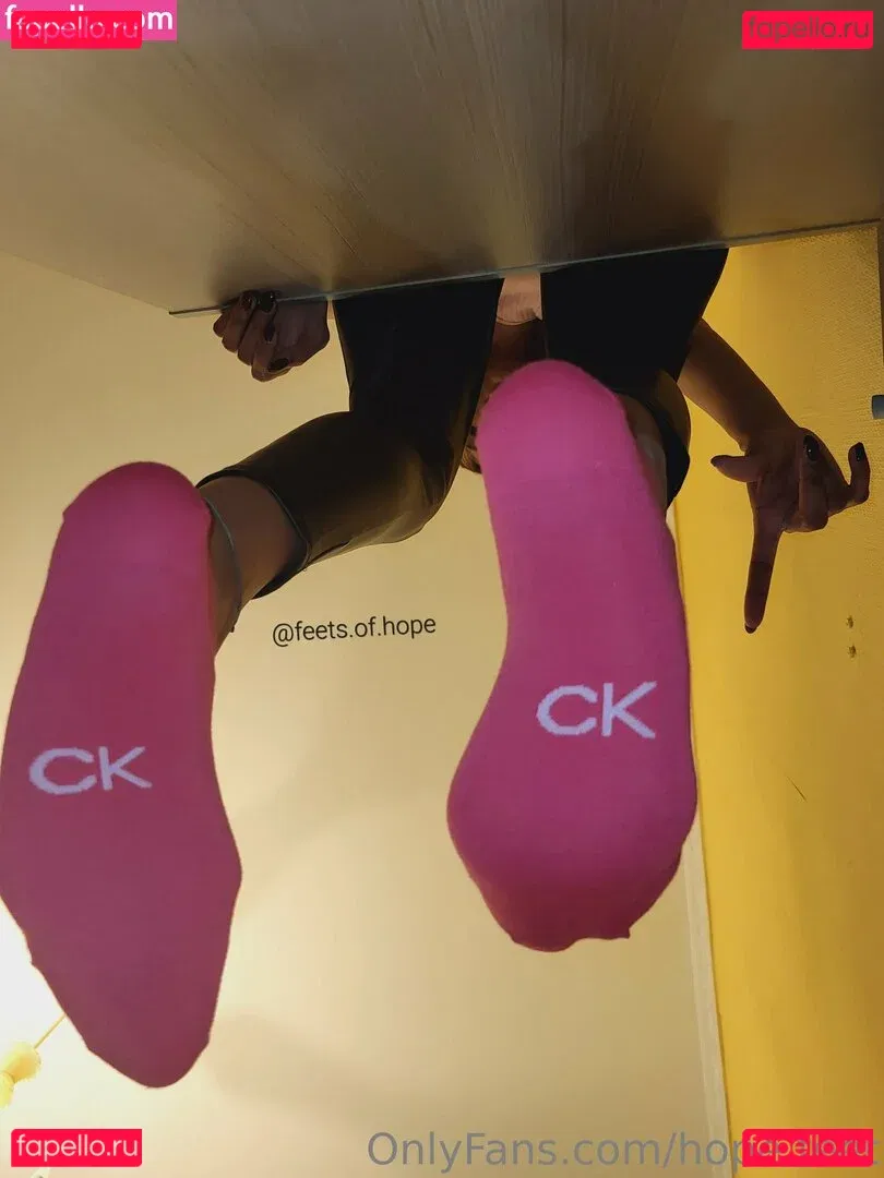 hope.feet Onlyfans Photo Gallery 